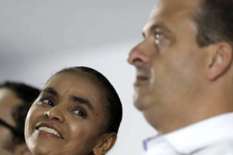 Ex-senadora Marina Silva, que se filiou ao PSB do governador de Pernambuco e presidente da sigla, Eduardo Campos, durante cerimônia em que foi anunciada a decisão em Brasília
 (Ueslei Marcelino/Reuters)