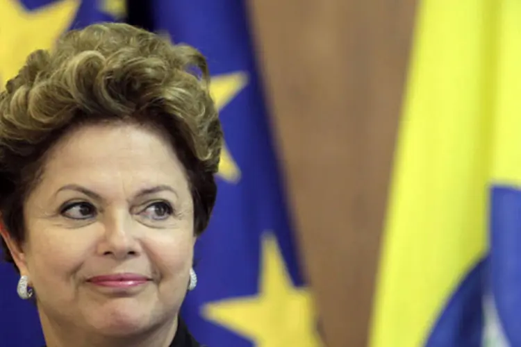 
	Dilma Rousseff: avalia&ccedil;&atilde;o ruim ou p&eacute;ssima do governo Dilma passou para 20 por cento, contra 22 por cento em setembro, e a avalia&ccedil;&atilde;o regular recuou para 35 por cento, ante 39 por cento no levantamento anterior
 (Ueslei Marcelino/Reuters)
