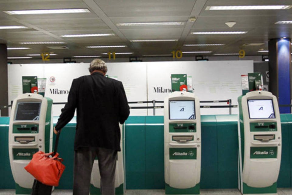 CEO da Air France está aberto à fusão com Alitalia