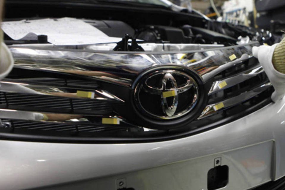 
	Toyota: a montadora foi a que mais vendeu ve&iacute;culos no mundo, foram 10.151.000 unidades em 2015
 (Osman Orsal/Reuters)