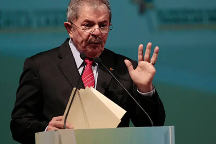 
	Ex-presidente Lula: ele disse que o PT tem que ter &quot;solidariedade&quot; com os companheiros envolvidos em den&uacute;ncias e elogiou o ex-ministro Jos&eacute; Dirceu
 (REUTERS/Ueslei Marcelino)