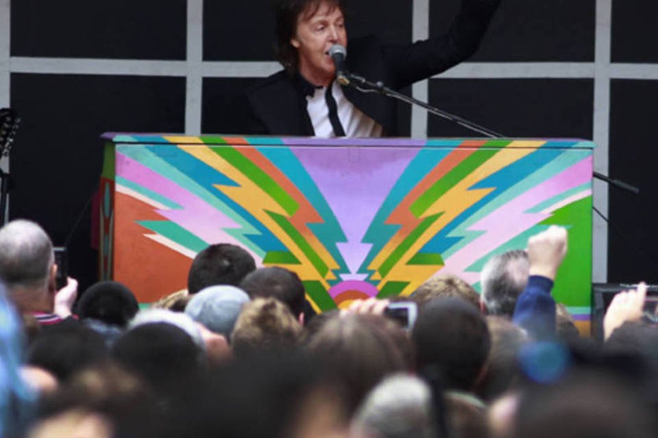 Paul McCartney faz show-surpresa na Times Square