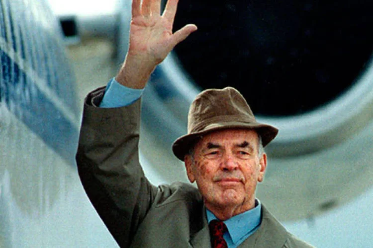 
	O ex-capit&atilde;o nazista Erich Priebke: no julgamento, Priebke admitiu ter executado duas pessoas no massacre e tamb&eacute;m confirmou ter capturado diversas das v&iacute;timas
 (REUTERS/ Enrique Marcarian/Files)