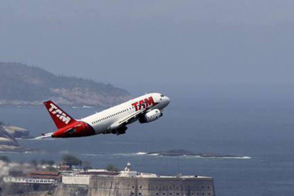 Demanda doméstica por transporte aéreo cai 7,3% em março