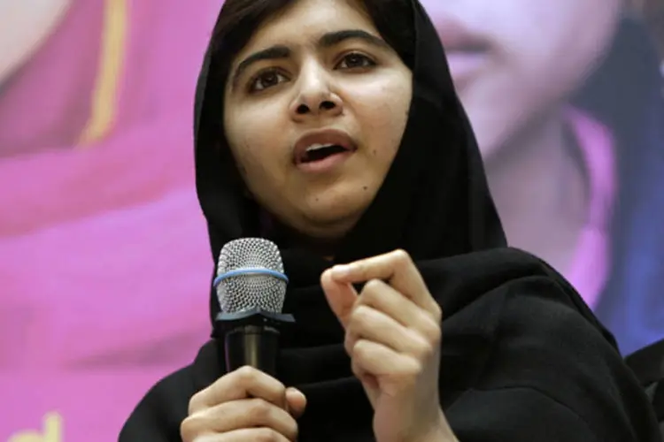 Malala Yousafzai, ativista adolescente paquistanesa, discursa durante conferência com o presidente do Banco Mundial em Washington (Gary Cameron/Reuters)