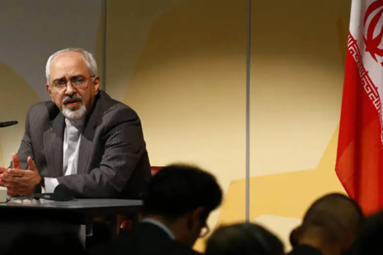 
	Chanceler do Ir&atilde;, Javad Zarif, durante coletiva de imprensa depois de negocia&ccedil;&otilde;es com a chefe de pol&iacute;tica externa da Uni&atilde;o Europeia
 (Ruben Sprich/Reuters)