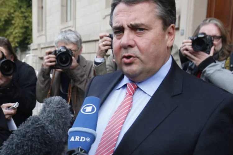 
	Sigmar Gabriel: a Europa deve manter as portas abertas para negocia&ccedil;&otilde;es com Moscou
 (Fabrizio Bensch/Reuters)