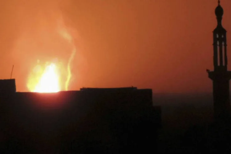 
	Fuma&ccedil;a em Damasco, na capital da S&iacute;ria: fracasso da Coaliz&atilde;o Nacional S&iacute;ria (CNS) em adotar uma posi&ccedil;&atilde;o clara sobre o processo de paz tamb&eacute;m deve contribuir
 (Ahmad Alshmi/Reuters)