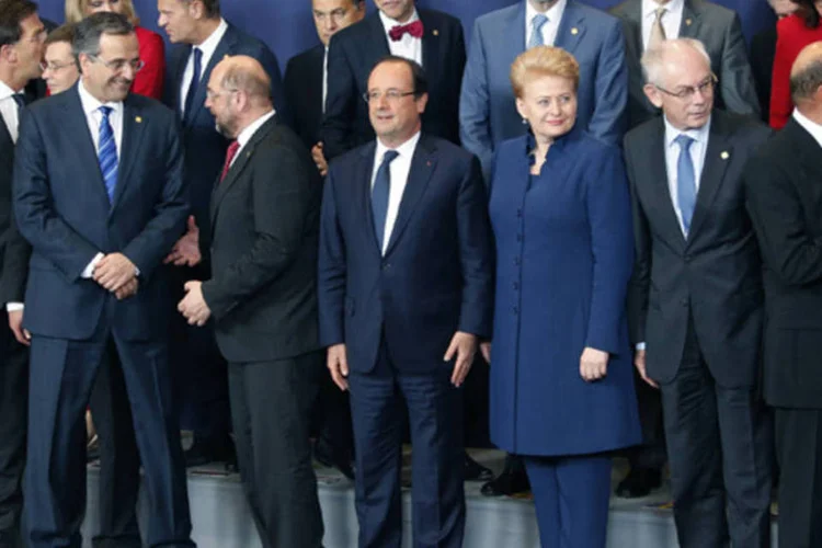 Líderes dos países da União Europeia posam para foto após encontro em Bruxelas, Bélgica  (Francois Lenoir/Reuters)