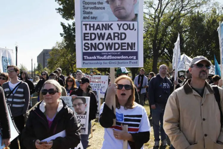 
	Manifesta&ccedil;&atilde;o em apoio ao ex-agente da NSA Edward Snowden, que revelou o esquema de espionagem dos Estados Unidos, em Washington
 (Jonathan Ernst/Reuters)