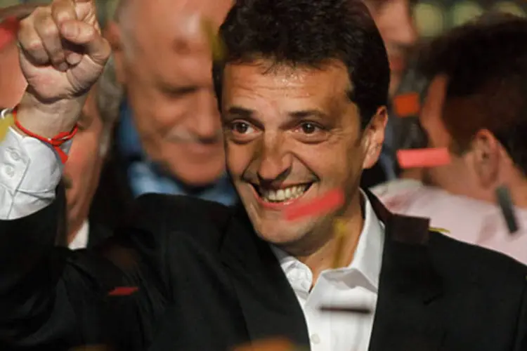 O candidato a deputado federal Sergio Massa, que foi chefe de gabinete da presidenta Cristina Kirchner antes de passar para a oposição, obteve 42,38% dos votos (REUTERS/Agustin Marcarian)
