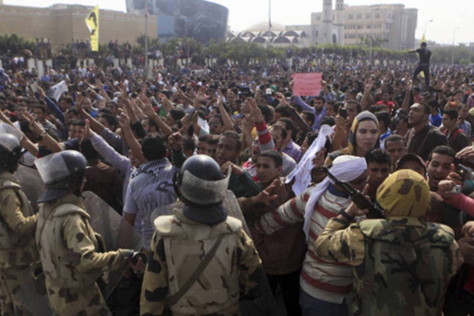 Presidente do Egito assina lei que restringe protestos