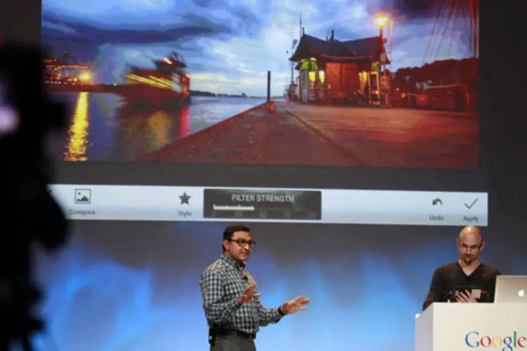 Vic Gundotra, vice-presidente de engenharia do Google, durante apresentação do Google+ durante evento em San Francisco, Califórnia (.)