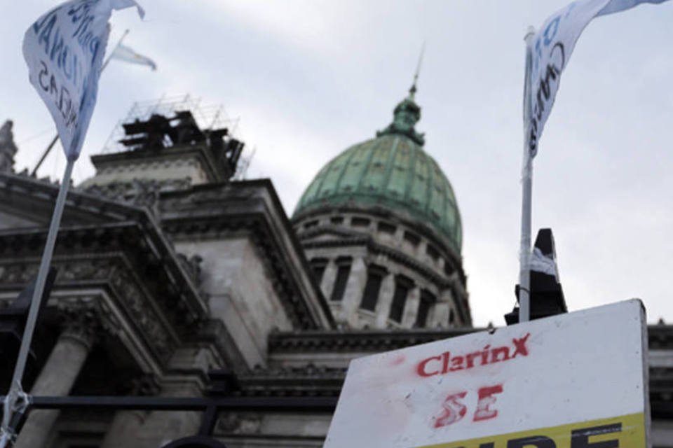 Argentina suspende redistribuição de licenças do Clarín