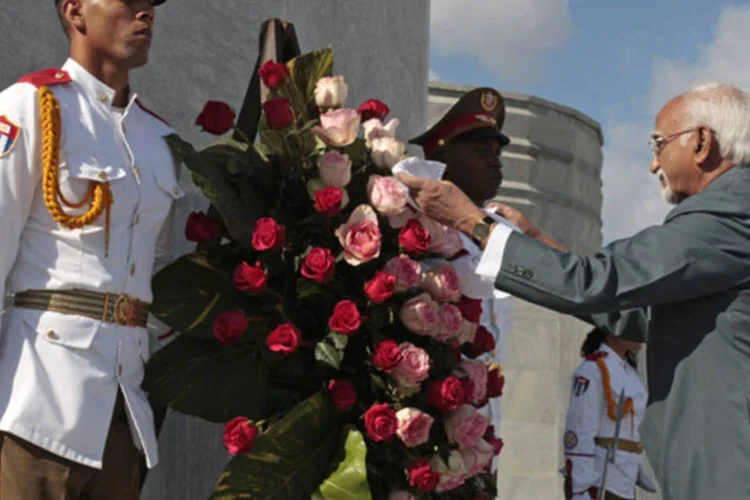 Vice-presidente da Índia, Mohammad Hamid Ansari, durante cerimonia do dia do herói da independência cubana José Marti, em Havana (Stringer/Reuters)