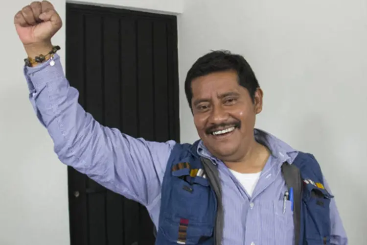 Professor indígena Alberto Patishtan, que foi indultado pelo governo mexicano, após conferência com a imprensa em San Cristobal de las Casas (Moyses Zuniga/Reuters)