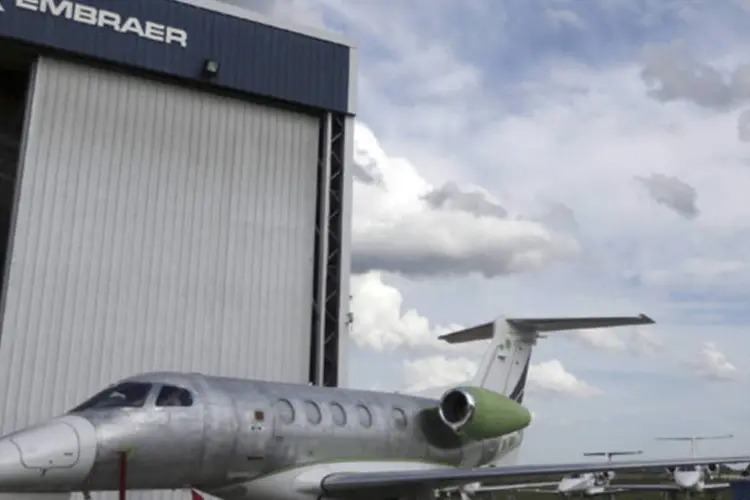 
	Embraer: encomenda entrar&aacute; em sua carteira de pedidos apenas ap&oacute;s documenta&ccedil;&atilde;o complementar de contrato
 (Nacho Doce/Reuters)