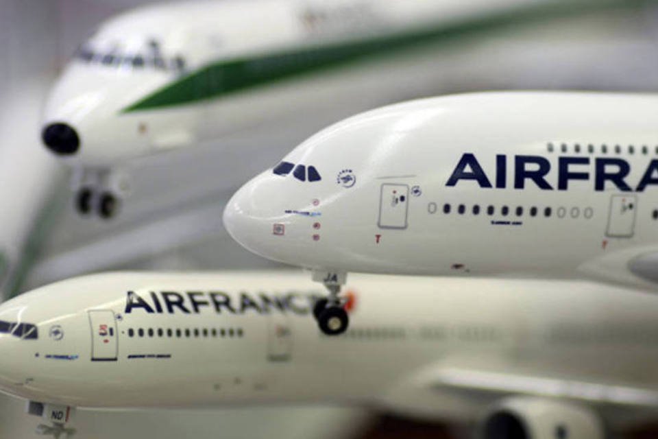 Na França, aérea tem 30% dos voos cancelados em greve de funcionários