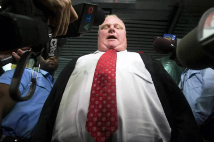 Rob Ford, prefeito de Toronto, após responder perguntas da polícia por suposto vídeo onde aparece fumando crack (Mark Blinch/Reuters)