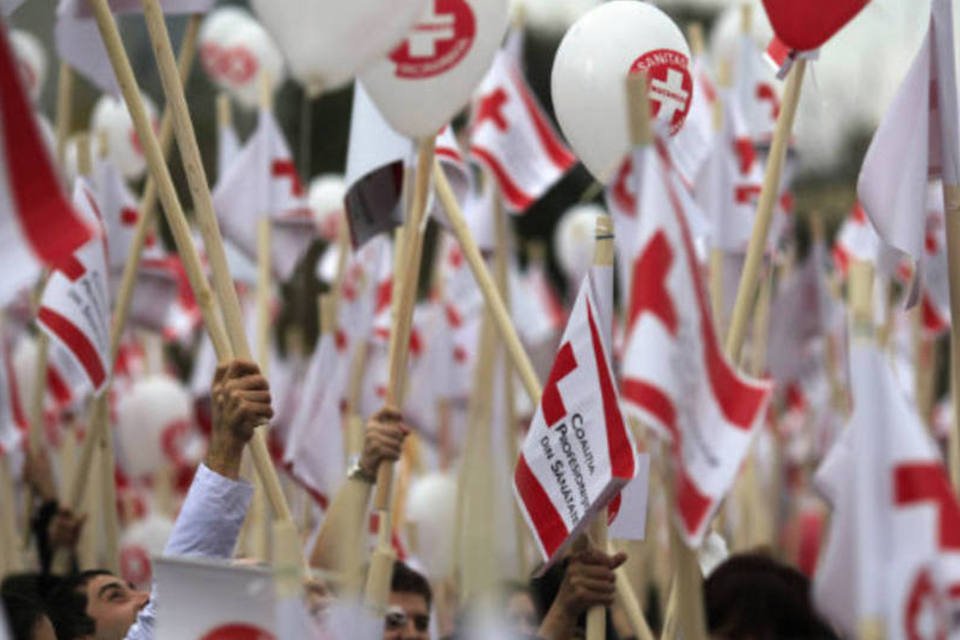 Médicos protestam por salários melhores na Romênia
