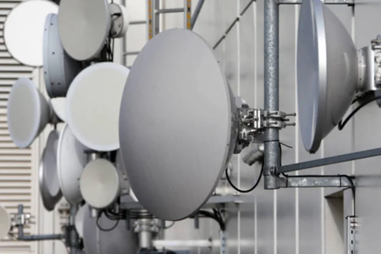 
	Antenas: objetivo &eacute; modernizar redes para comunica&ccedil;&atilde;o de dados em banda larga
 (Fabrizio Bensch/Reuters)