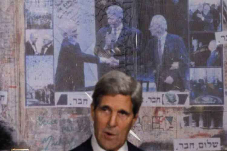 Secretário de Estado dos Estados Unidos, John Kerry, durante entrevista em Tel Aviv, Israel (Jason Reed/Reuters)