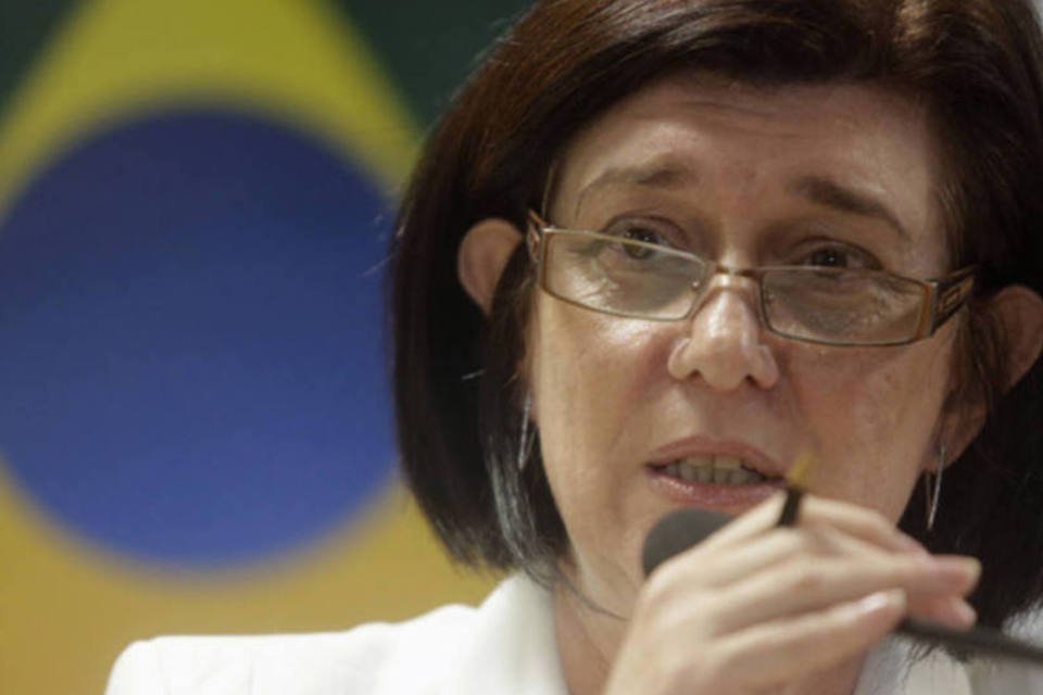 Assinatura do contrato de Libra é mantida para 2ª, diz Magda