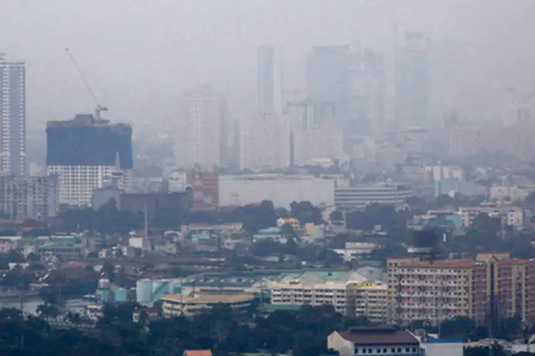 
	Manila, capital das Filipinas: cidade espera forte chuva e um aumento entre um e dois metros no n&iacute;vel do mar quando o tuf&atilde;o passar
 (REUTERS/Romeo Ranoco)