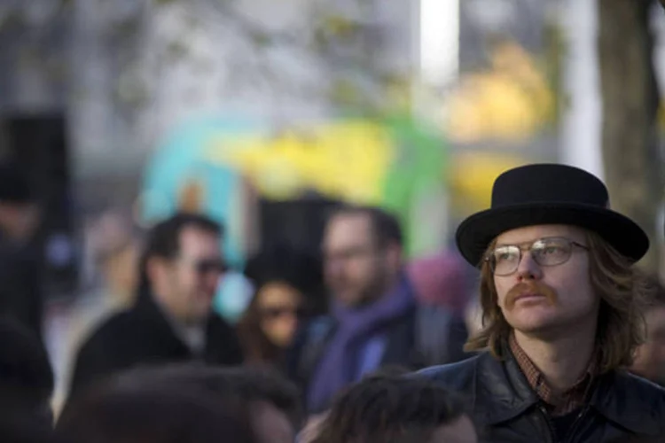Fãs participam de um funeral público para o cantor Lou Reed no Lincoln Centre, em Nova York (Brendan McDermid/Reuters)