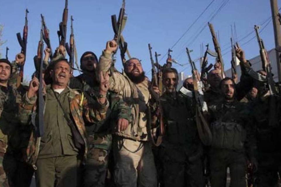 Chefe rebelde morre, e forças de Assad bombardeiam cidade