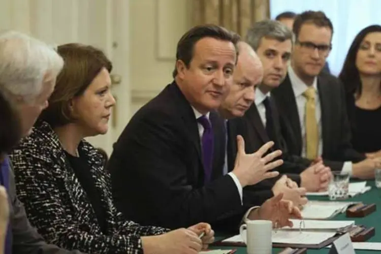 Primeiro-ministro britânico David Cameron participa de um encontro sobre segurança na Internet no Number 10 de Downing Street, em Londres (Gareth Fuller/Reuters)