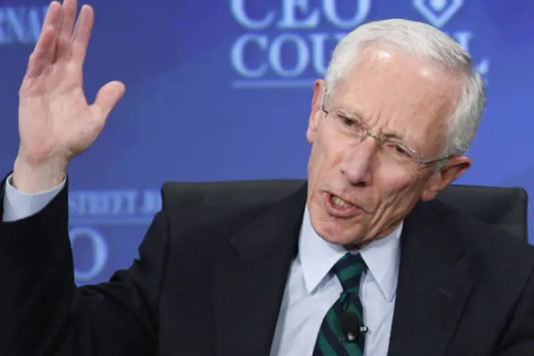 
	Stanley Fischer: &quot;As proje&ccedil;&otilde;es do Comit&ecirc; de Pol&iacute;tica Monet&aacute;ria do Fed indicam que haver&aacute; tr&ecirc;s ou quatro altas&quot;
 (Kevin Lamarque/Reuters)