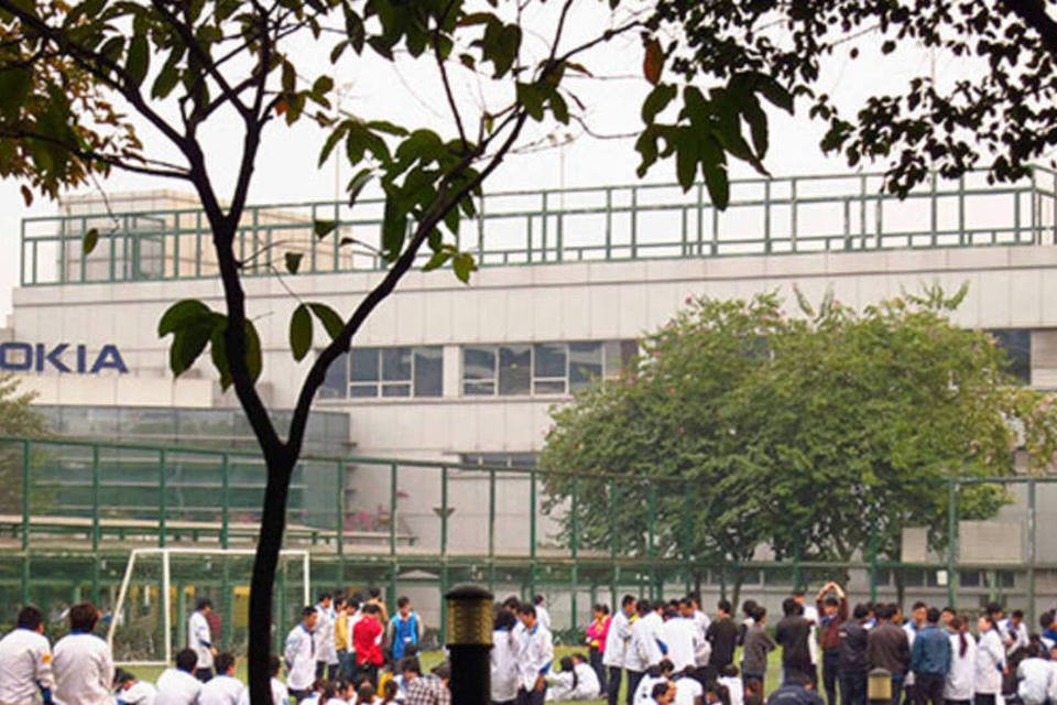 Venda de unidade da Nokia à Microsoft gera protesto na China