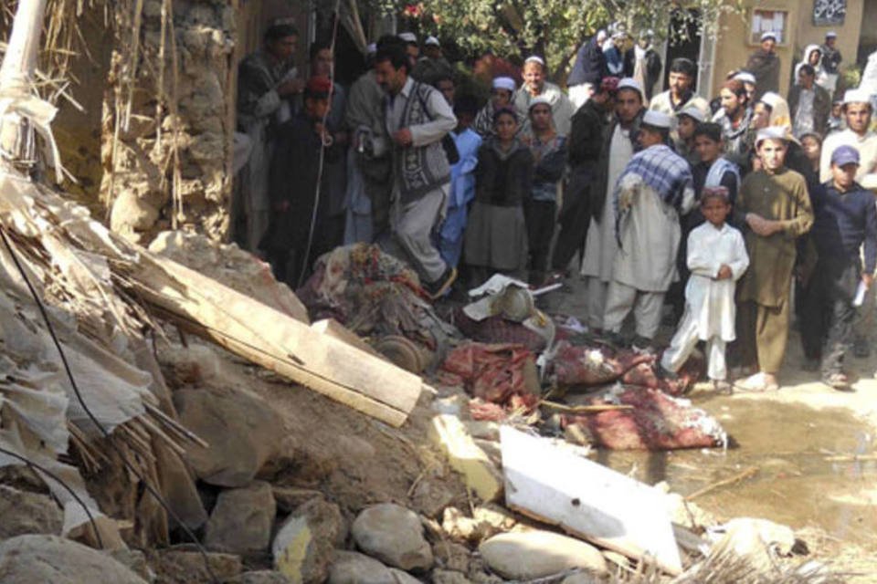 Drone dos EUA mata militante sênior em seminário paquistanês