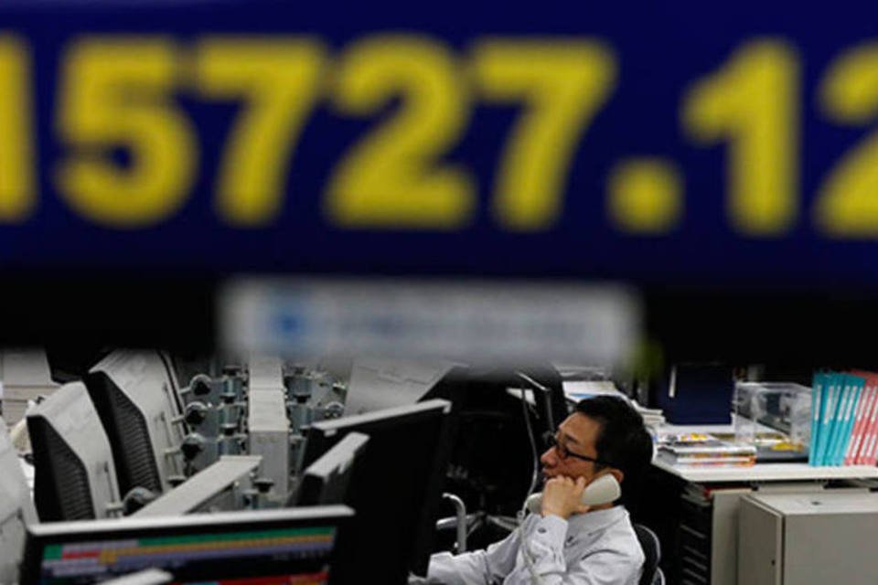 Nikkei atinge máxima de fechamento em quase 6 anos