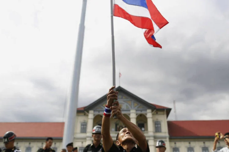 Manifestante: três pessoas foram mortas a tiros neste fim de semana, incluindo dois apoiadores do governo que estavam em um protesto no leste de Bangcoc e um estudante (Damir Sagolj/Reuters)
