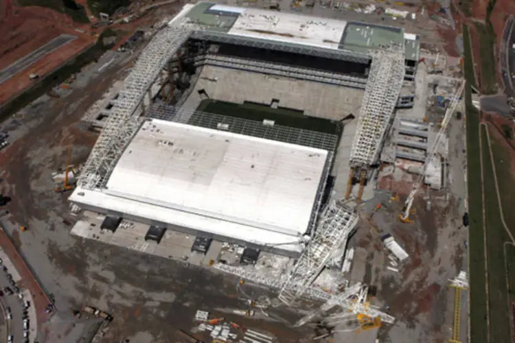 Vista aérea da Arena Corinthians, conhecida como "Itaquerão", após a queda de um guindaste, em São Paulo (Paulo Whitaker/Reuters)