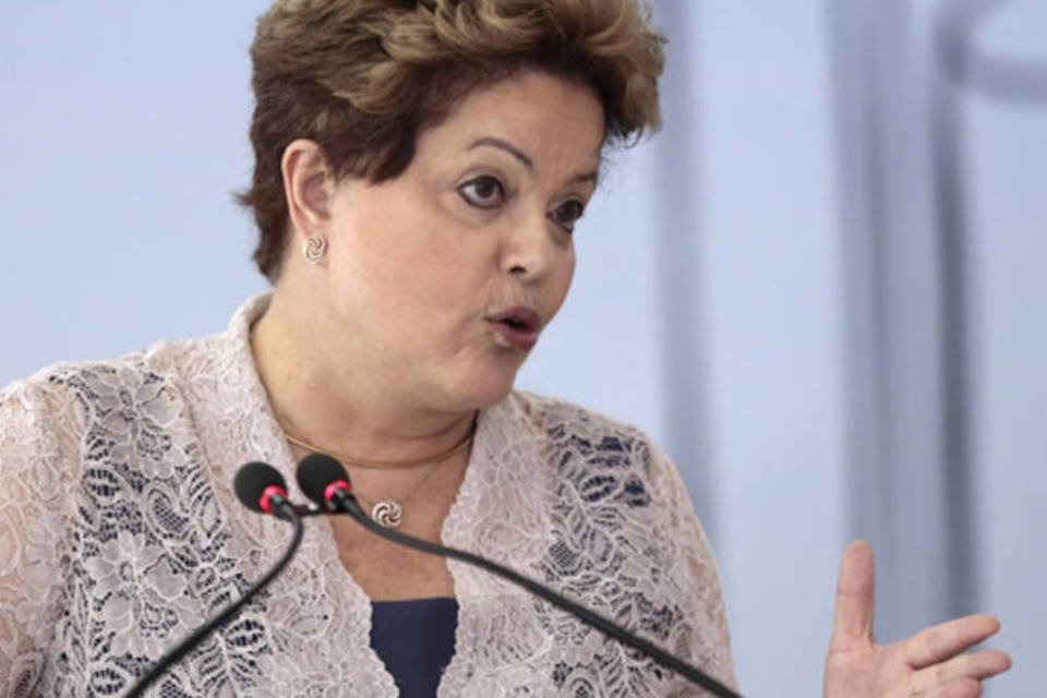 Dilma e Clinton discutem fundo para energias alternativas