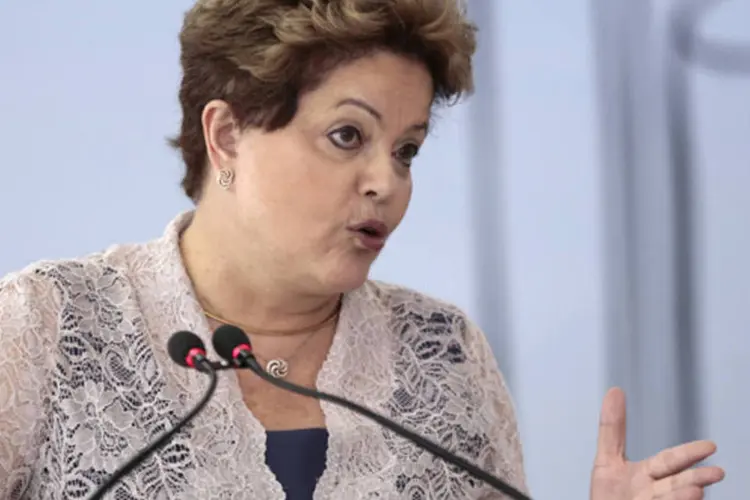 Dilma Rousseff : "hoje mais uma das licitações de rodovias agora pela manhã(...) foi um sucesso com um deságio de 52 por cento" (Ueslei Marcelino/Reuters)