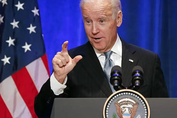 
	Joe Biden: &quot;Ainda falta muito tempo. N&atilde;o tomei uma decis&atilde;o de disputar as pr&eacute;vias (democratas) ou n&atilde;o. E enquanto isso tenho um trabalho&quot;, lembrou o vice-presidente
 (Lintao Zhang/Reuters)