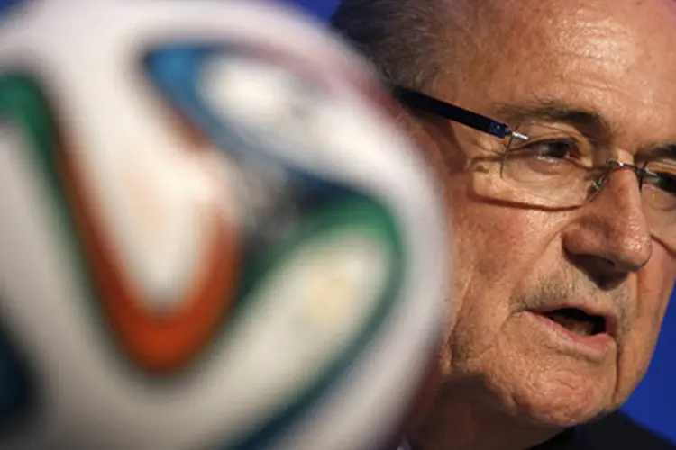 Presidente da Fifa, Joseph Blatter, durante conferência de imprensa para a Copa do Mundo de 2014, na Costa do Sauipe (Sergio Moraes/Reuters)