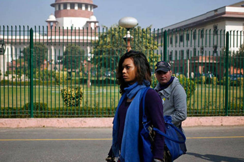 Supremo da Índia declara ilegais atos sexuais homossexuais