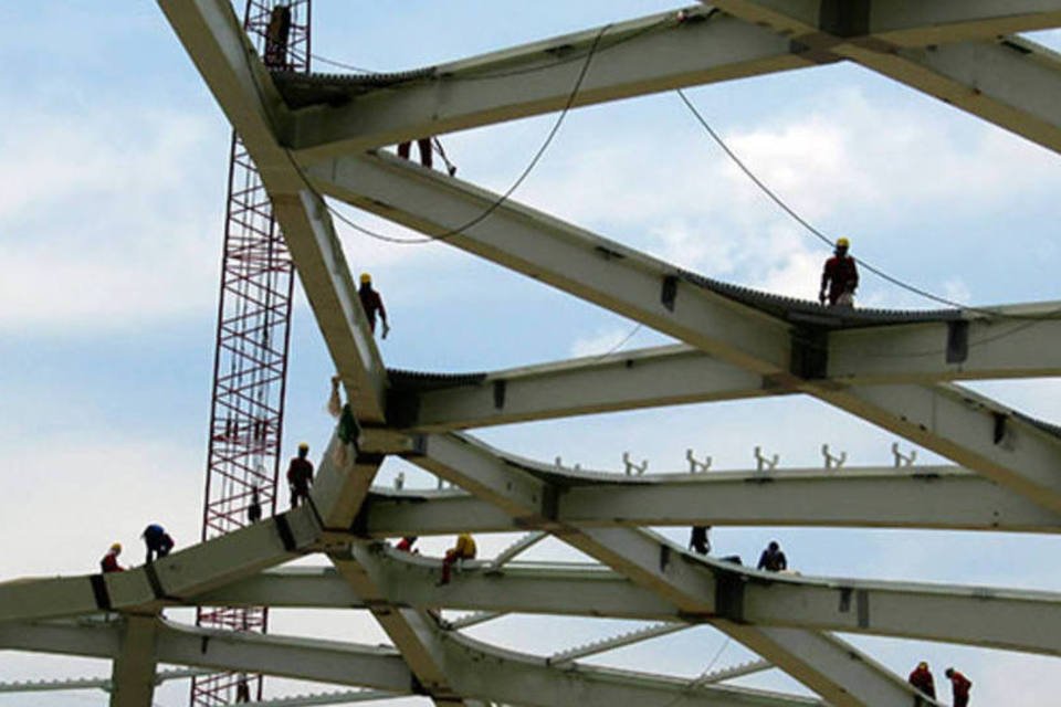 Operário da Arena Amazônia vai a hospital após acidente