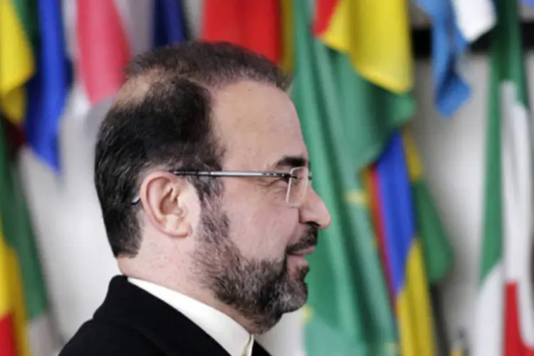 O embaixador do Irã à Agência Internacional de Energia Atômica (AIEA), Reza Najafi, chega para uma coletiva de imprensa em Viena (Leonhard Foeger/Reuters)