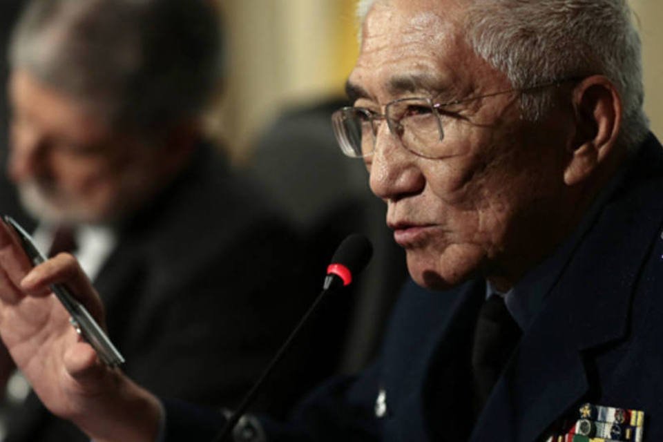 Alto Comando comemora compra de caça sueco