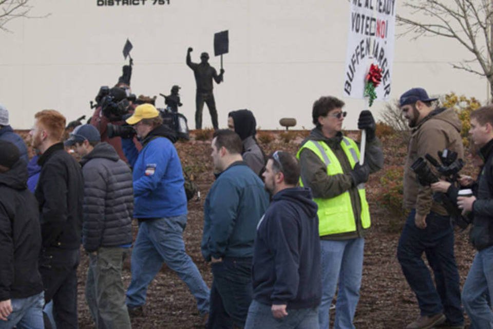 Mecânicos da Boeing protestam por direito a voto em contrato