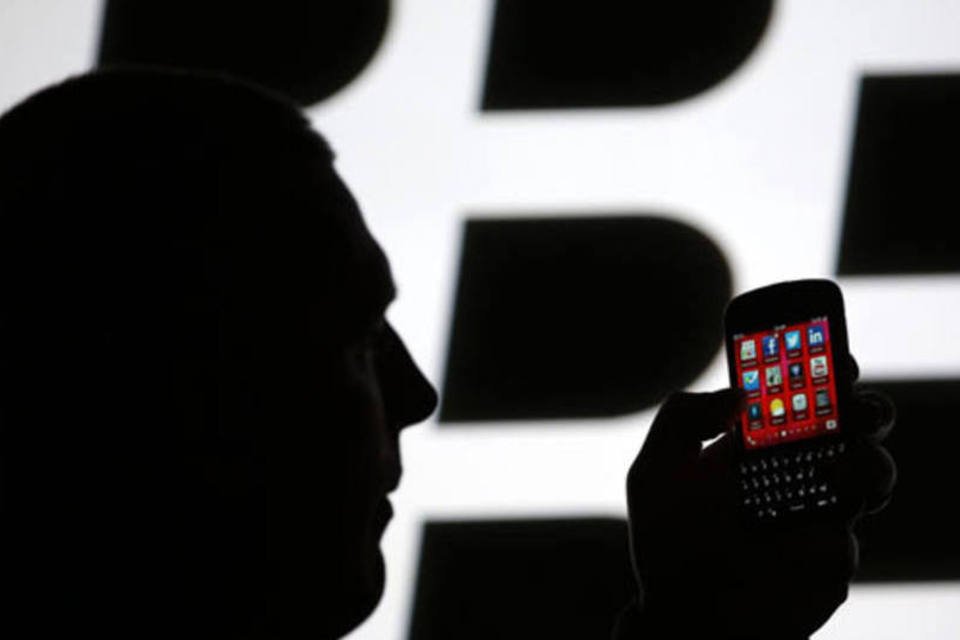 Receita da BlackBerry cai mais que o esperado, ação perde 7%