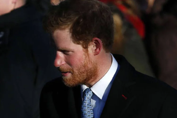 Príncipe Harry caminha para o culto de natal na igreja de Sandringham em Norfolk, no leste da Inglaterra (Andrew Winning/Reuters/Reuters)