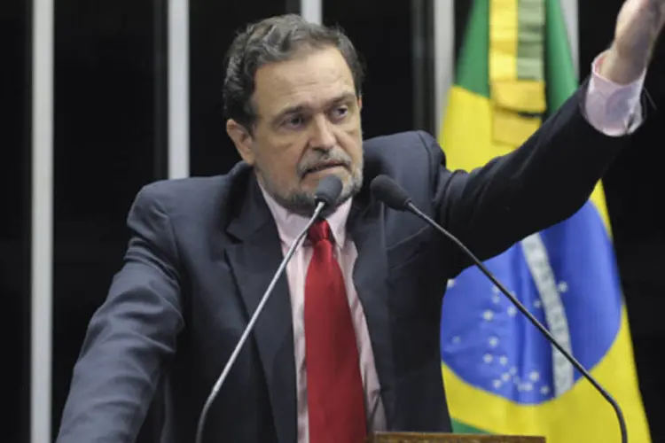 Senador Walter Pinheiro (PT-BA) defende proposta que acaba com o voto secreto em todas as decisões do Poder Legislativo (Moreira Mariz/Agência Senado)
