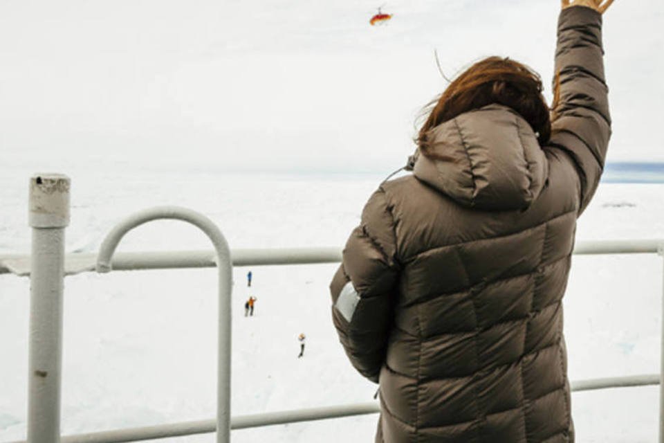 Todos os passageiros de navio na Antártica são resgatados